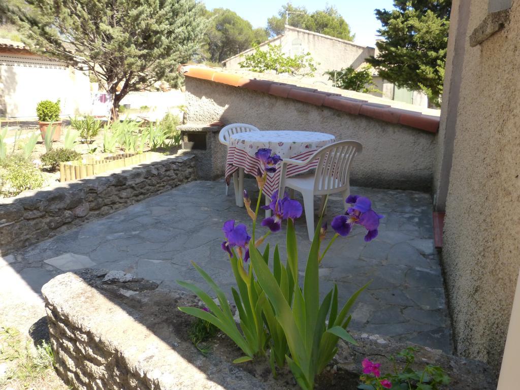 La Petite Maison de Marie Louise Lauris Extérieur photo