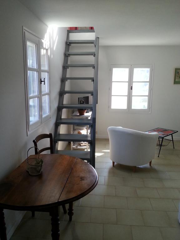 La Petite Maison de Marie Louise Lauris Extérieur photo